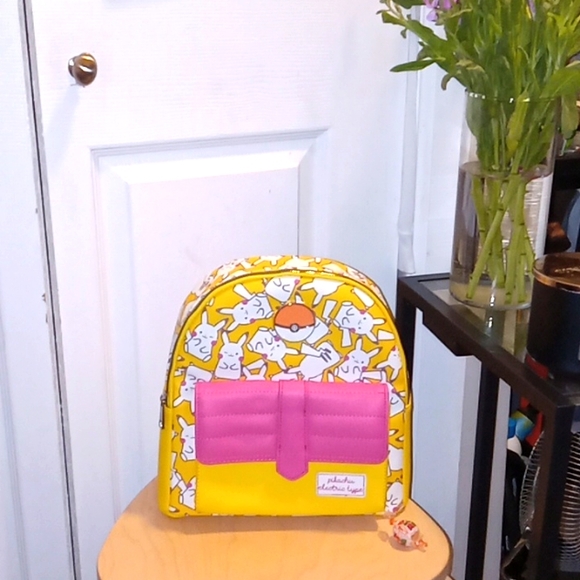 SOLD.     Pokémon Backpack (SOLD) - Picture 2 of 3